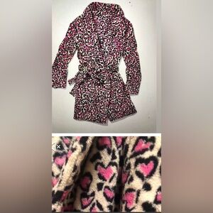 NWOT Victoria’s Secret bath robe. Cheetah/ Pink hearts 💕 Cozy & Plush.  Vintage